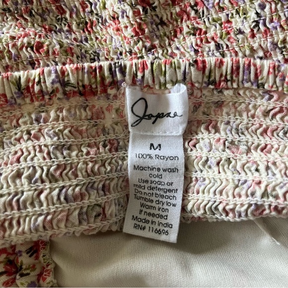 Japna Cropped Top, Floral Ruffle Tie Front Smocked
Womens Size M Boho - Picture 6 of 7